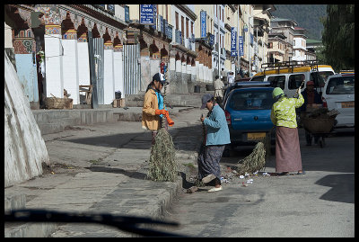 Street cleaning in Thimphu