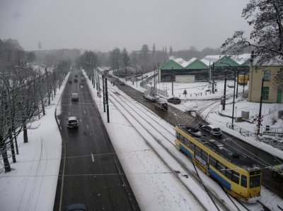 Vue du haut de la passerelle au-dessus de l'avenue de Tervueren. Vers le Muse du Tram.