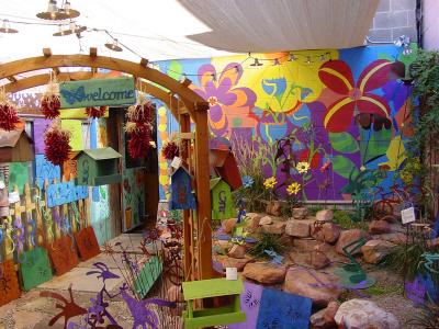 Colorful court yard in one of Moab shop's !!!