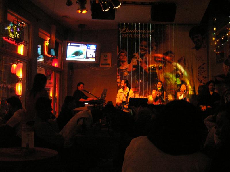 Saturday night in Sanlitun