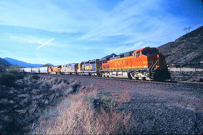 BNSF Through Cajon Station