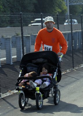 2006 Police Officer Chris Hoban 5 MIle Run