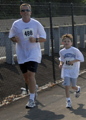 2006 Police Officer Chris Hoban 5 MIle Run