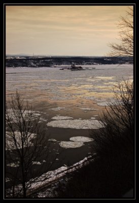 Le St Laurent chariant de la glace