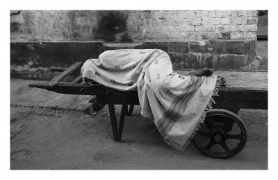 Sleeping man, Delhi