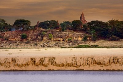 Bagan Pagoda from Irrawady