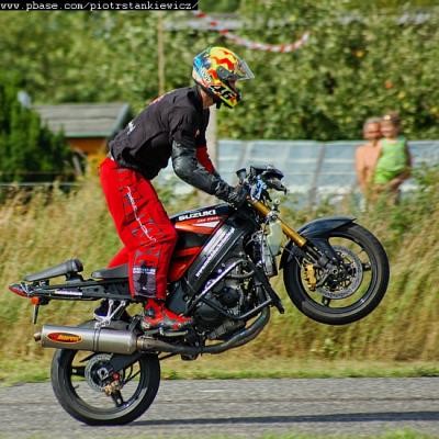 Motorbike tricks (warning: only for big boys!) (2005)