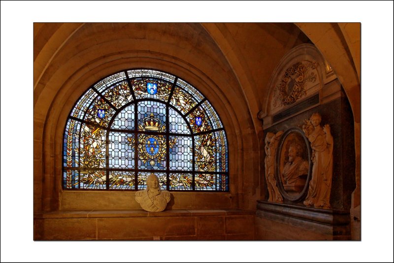 Basilique de Saint-Denis</br>Louis XVIII et Henri IV changeant</br>des points de vues