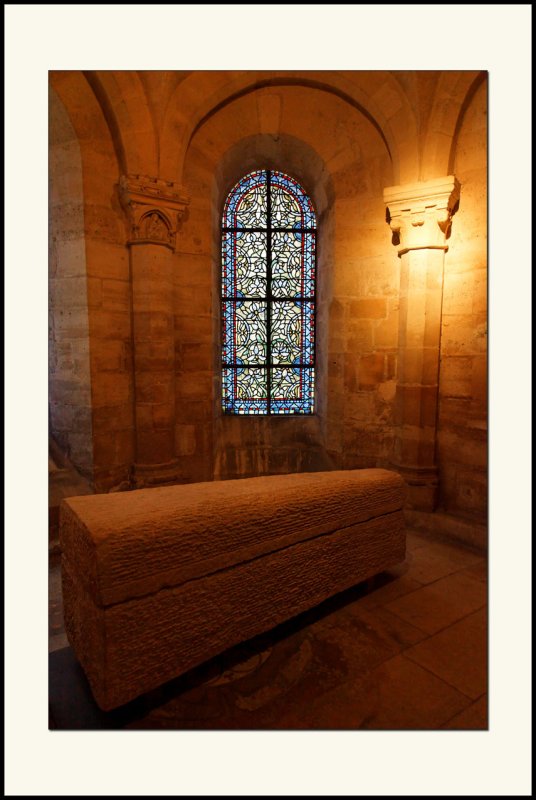 Basilique de Saint-Denis</br>Tombe de la reine </br>Argonde