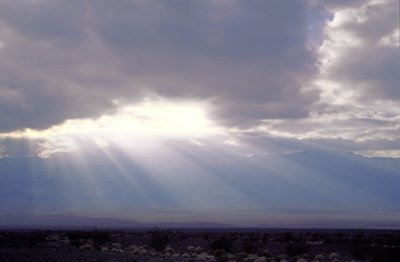 (METE53) Crepuscular rays, Livingstone County, IL