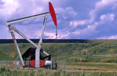 (EN5) Modern oil well, Alberta, Canada