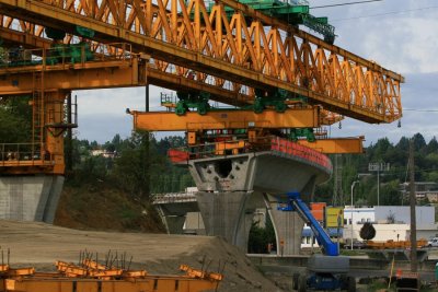 Grantry Crane completing the Tukwila elevated guideway - Sept. 2007
