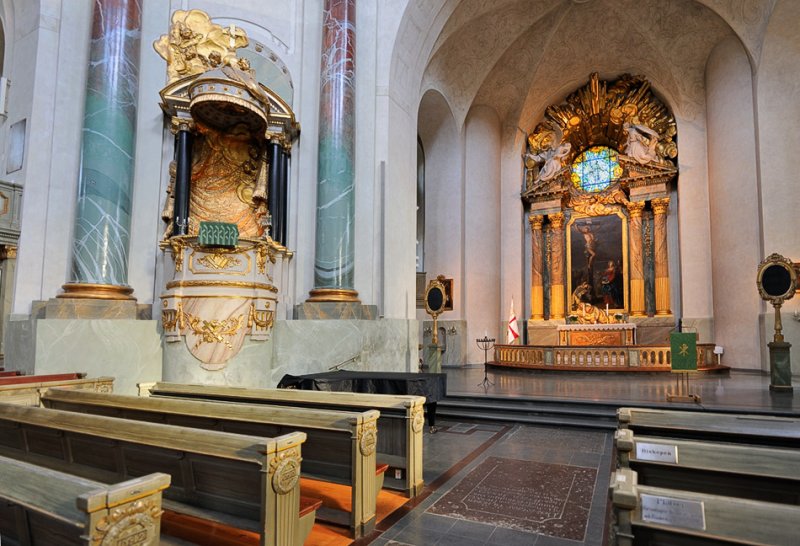 Golden Pulpit and Altarpiece