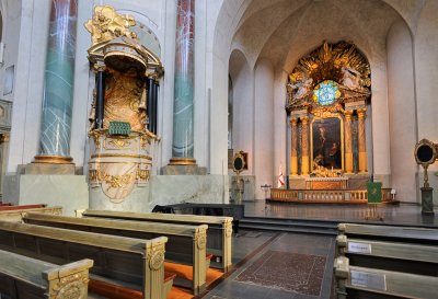 Golden Pulpit and Altarpiece
