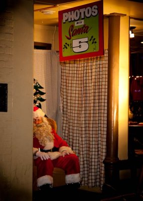 20091202  - Lonely Santa