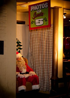 20091202 - Lonely Santa