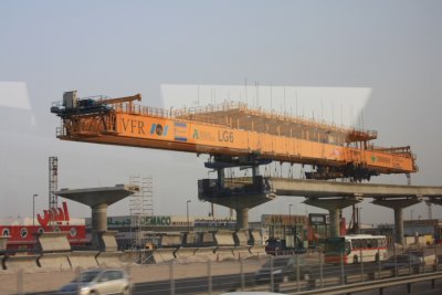 Dubai - images along Sheikh Zayed Road - building the rail system