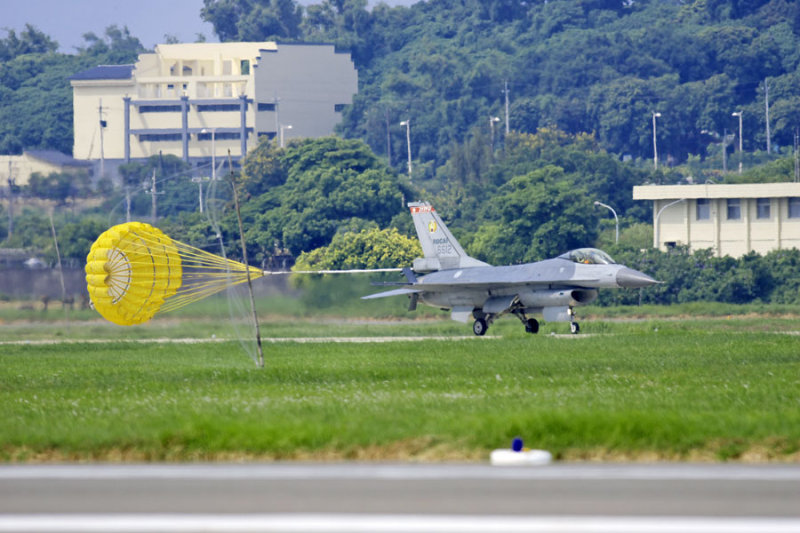 S-6832.jpg