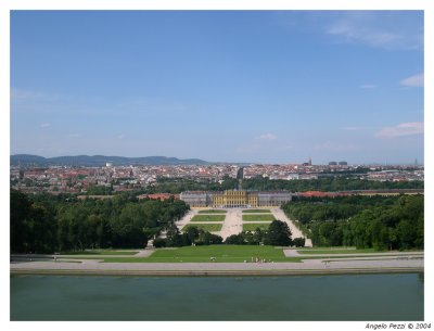 View of Schnbrunn Palace from roof Gloriette