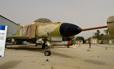 Mcdonnell Douglas F-4E Phantom