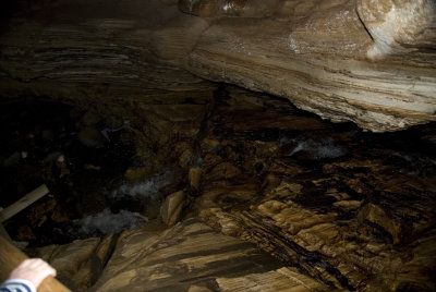 Grotte 14 - Bekk.jpg
