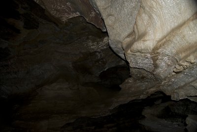 Grotte 4 - Fjellvegg.jpg