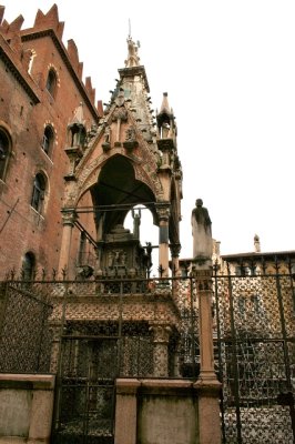 Scaligero Tombs