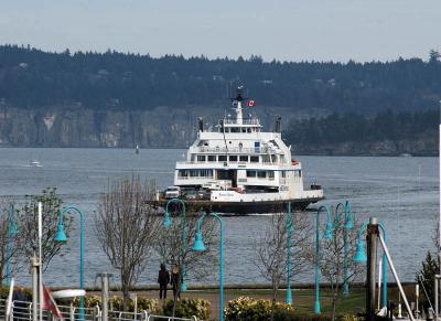 Bowen Queen arriving at the downtown Nanaimo terminal