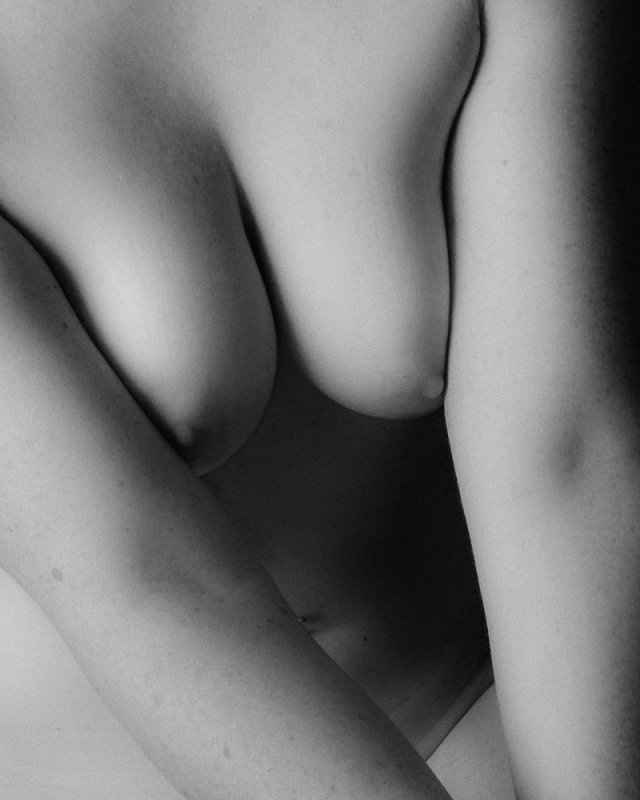 11/19/09a - Nude<br><font size=3>ds20091119-0052aw.jpg</font>