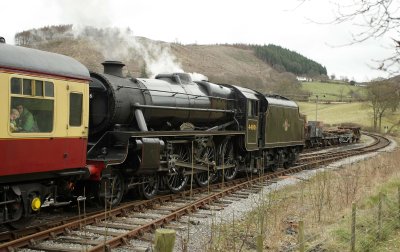 44806 departs Glyndyfrdwy