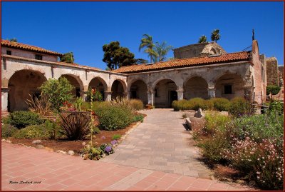 San Juan Capistrano Mission founded 1776  ,Alto California .