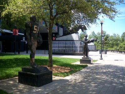 Bank of America Stadium - Sam Mills statue