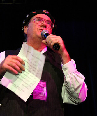 Emcee Tom Gagne