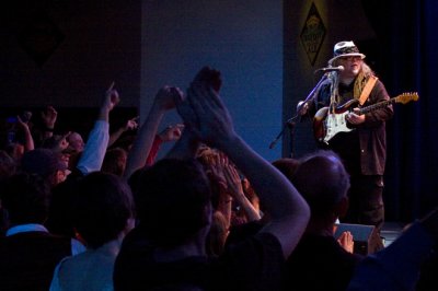 Papa Mali and the Sierra Nevada crowd