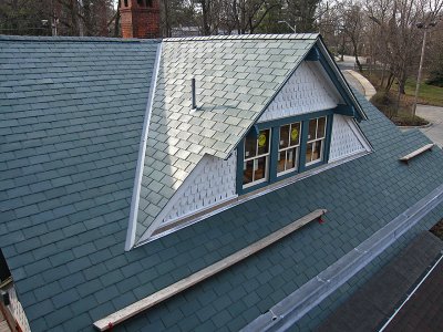 Roof, above the track side