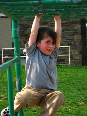 At the playground: hanging7591