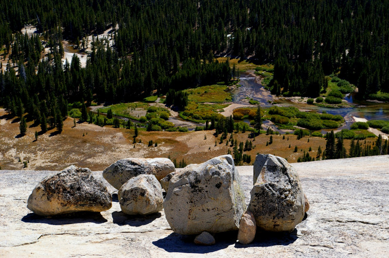 Lembert_Dome_Boulders.jpg