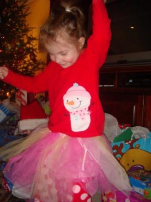 e shakes what her mama gave her in her new tutu!