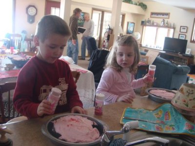 decorating valentine cakes