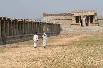 Avenue leading to Krishna Temple?