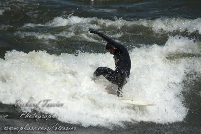 20100425 Surf de riviere-Riversurf  - 25avril2010 pict0034.jpg