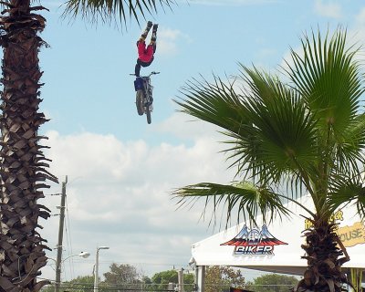 Crazy Stunt! Main St.