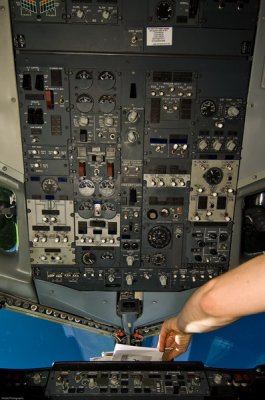 Cockpit 04.JPG