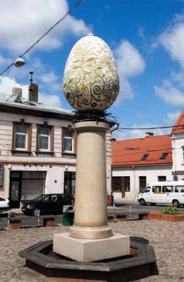 Stork egg statue