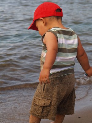 Nico disfrutando la playa