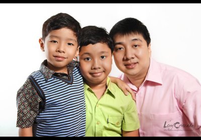 Papa Sy with boys 02