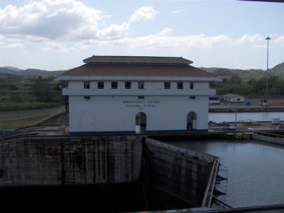 Canal. Esclusas de Miraflores