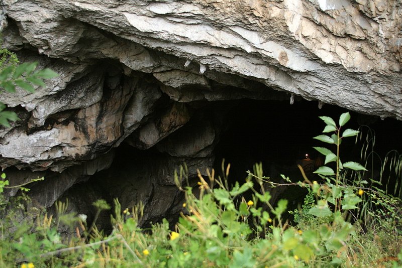 the cave of  Lombrives.