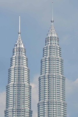 1922 Petronas Twin Towers