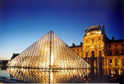 Pyramide du Louvre